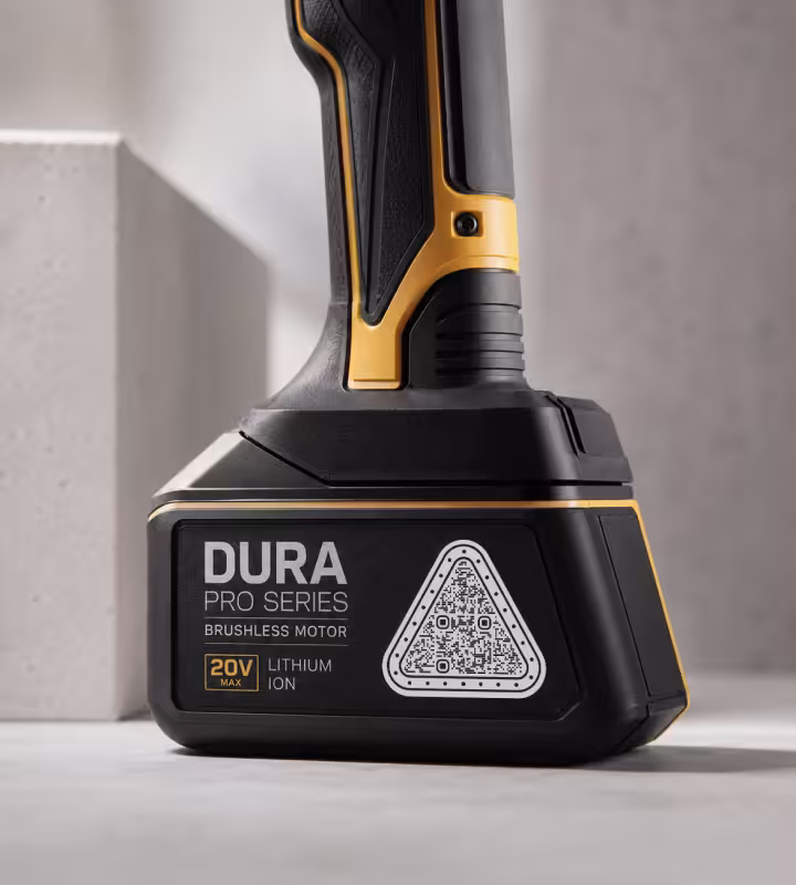 สว่านไร้สาย Dura Pro Series สีดำเหลือง พร้อมฉลาก QR Code ทรงสามเหลี่ยมบนแบตเตอรี่